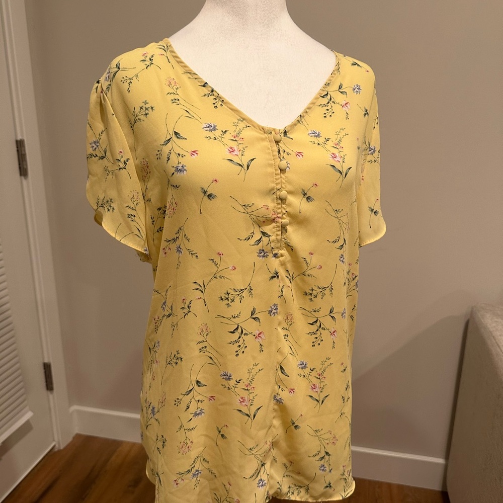 Premise Women's Yellow Floral Blouse